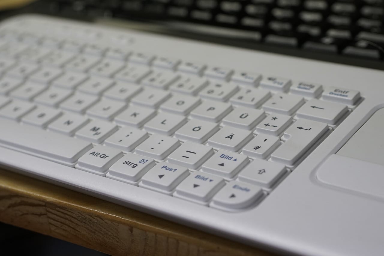 Czy w pełni autonomiczny magazyn jest możliwy w 2025 roku? keyboard-6872090_1280